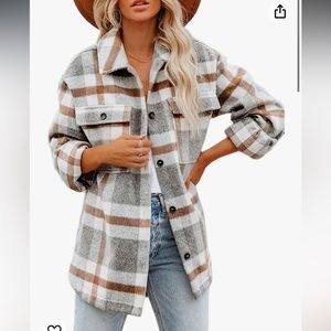 Plaid shacket / long sleeve flannel button down coat-shirt